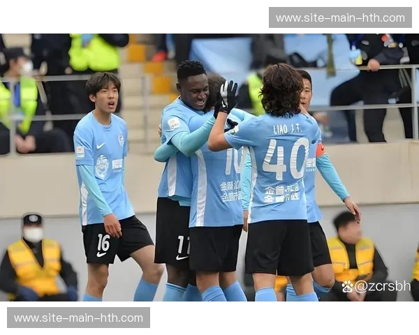 碧海蓝天下的绿茵较量：青岛与江苏的足球情缘